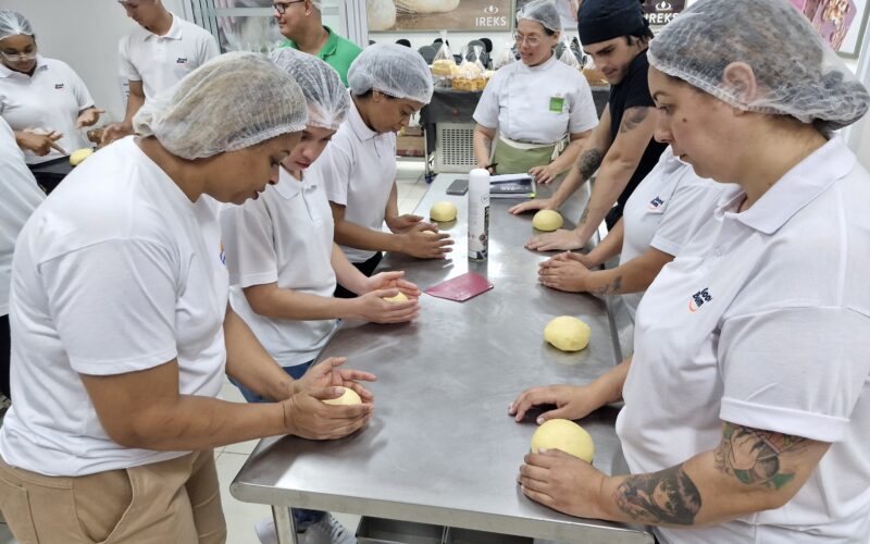 Goodbom supermercados lança a escola de padaria para promover o desenvolvimento interno e a valorização de talentos